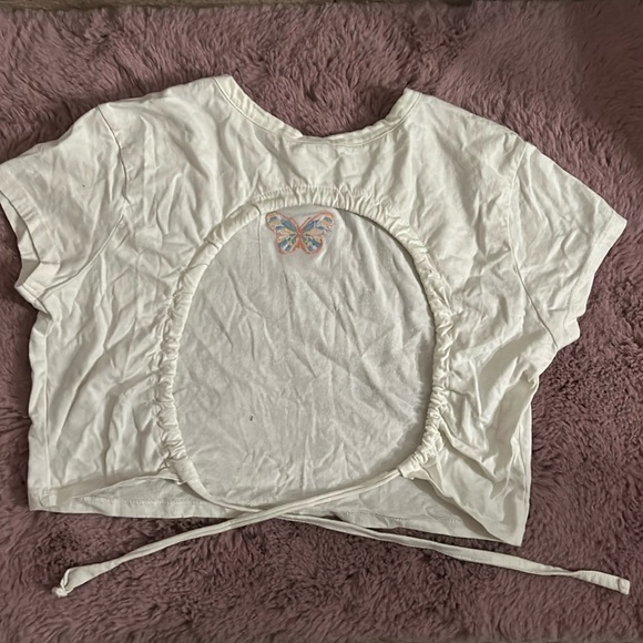 Crop top shirt that ties up in the back - Picture 2 of 2